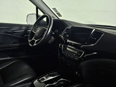 Used 2021 Honda Pilot Touring image 10