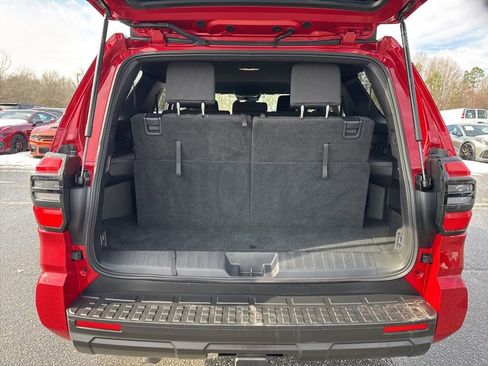 Used 2025 Toyota 4Runner SR5 image 27