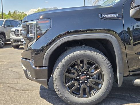 Used 2023 GMC Sierra 1500 Elevation w/ X31 Off-Road Package AWD/4WD image 6
