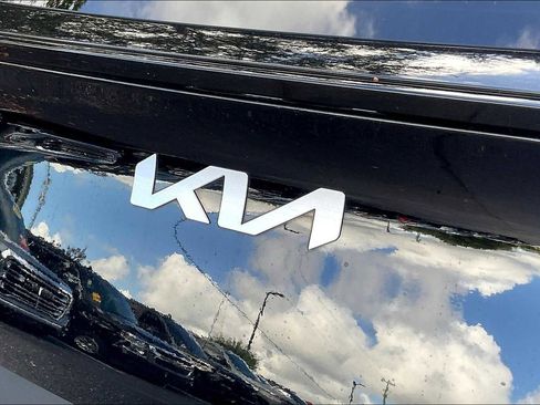 Used 2023 Kia Sportage EX image 8