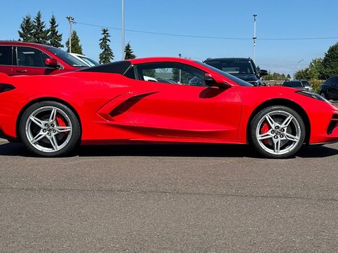 Used 2021 Chevrolet Corvette Stingray Premium Conv w/ Z51 Performance Package RWD image 3