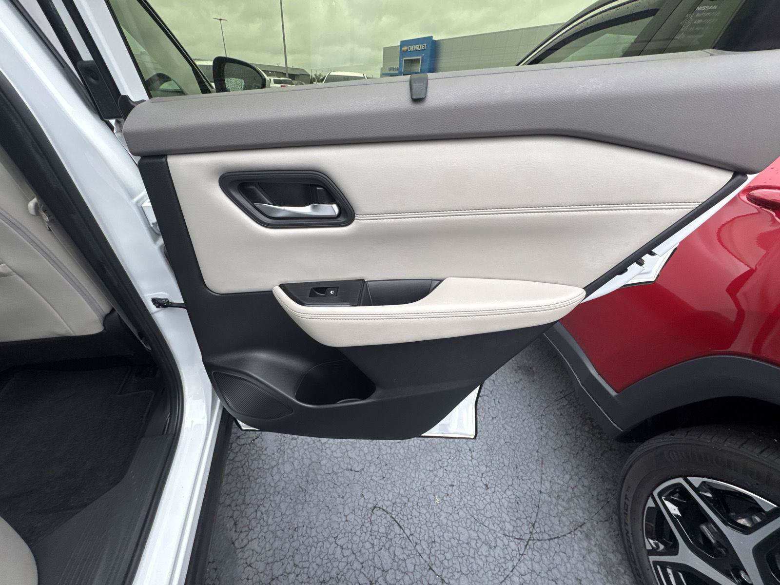 Used 2024 Nissan Rogue SV w/ SV Premium Package AWD/4WD image 16