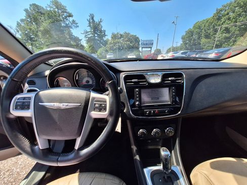 Used 2013 Chrysler 200 Limited w/ Sun/Sound Group image 19
