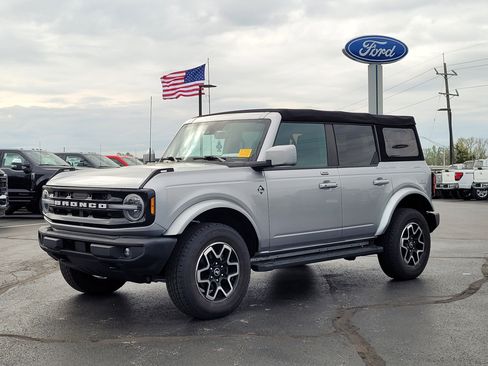 Used 2023 Ford Bronco Outer Banks image 8