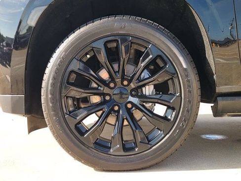 Used 2022 GMC Yukon Denali RWD image 10