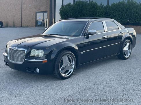 Used 2006 Chrysler 300 C w/ Navigation & Sound Group II RWD image 3