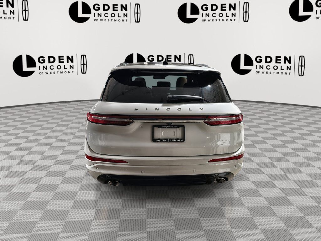 Used 2025 Lincoln Corsair Grand Touring w/ Jet Appearance Package AWD/4WD image 7