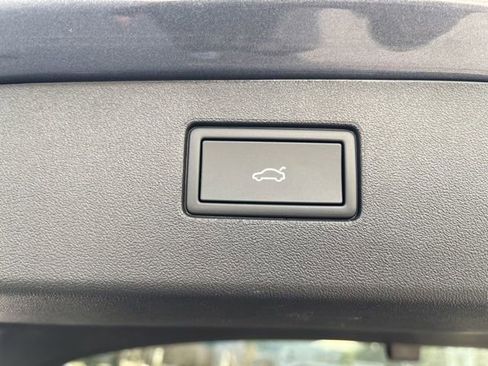 New 2026 Volkswagen Tiguan SE R-Line image 23