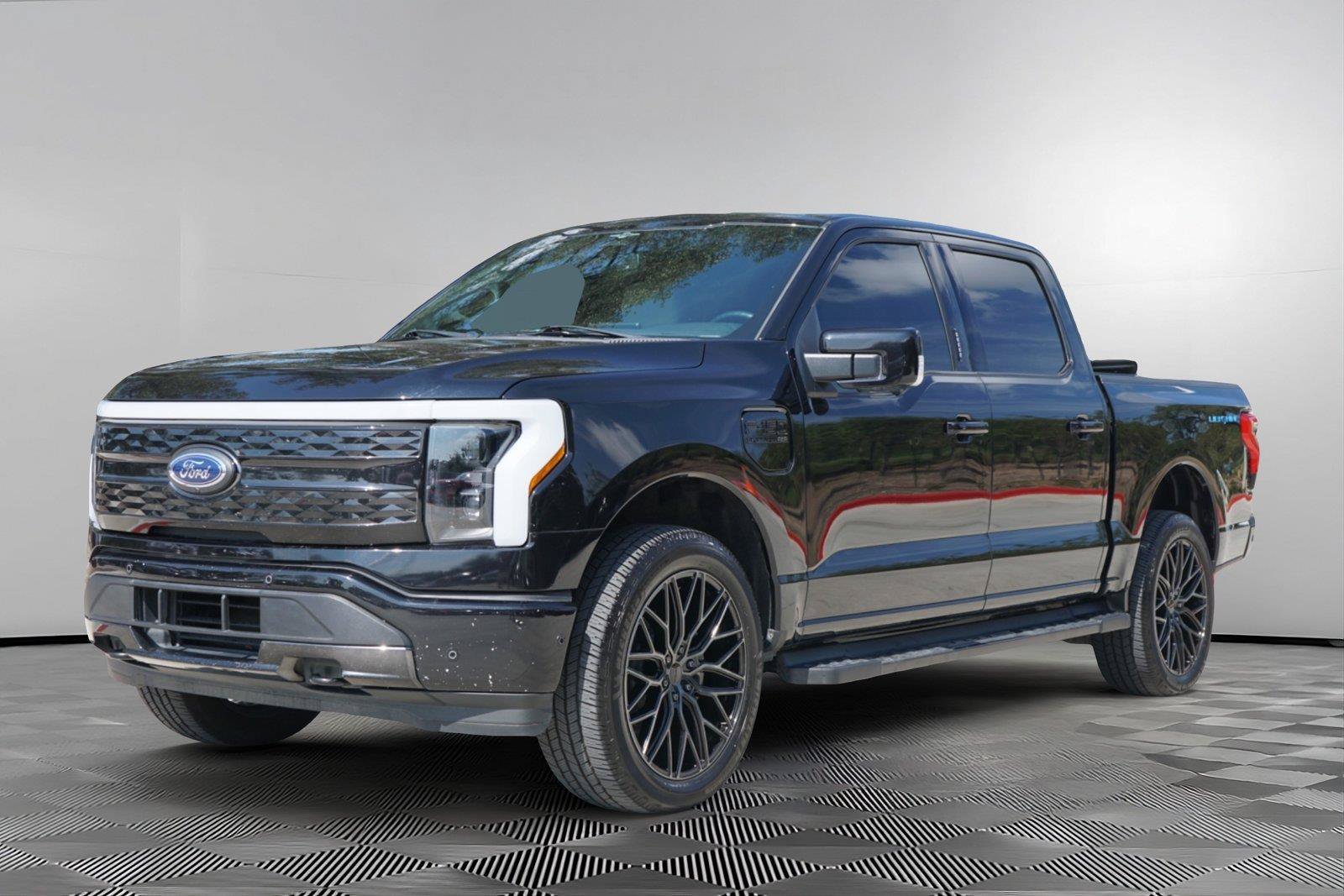 Certified 2023 Ford F150 Lightning Platinum AWD/4WD image 8