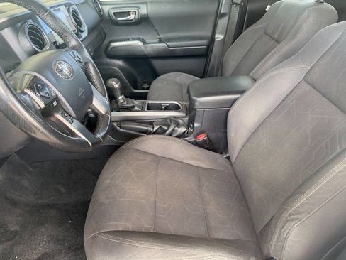 Used 2017 Toyota Tacoma TRD Sport w/ Tow Package image 17