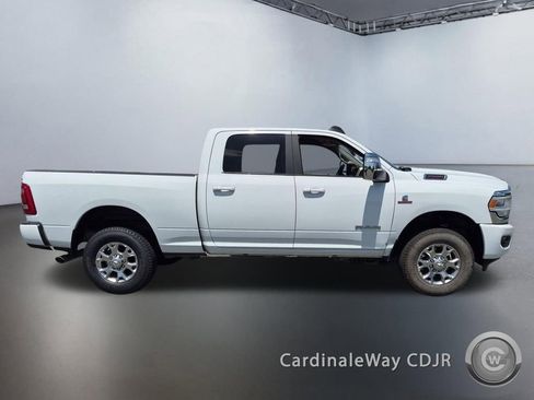 Used 2024 RAM 2500 Laramie AWD/4WD image 2