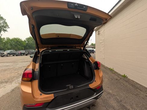 Used 2024 Buick Encore GX Preferred AWD/4WD image 9