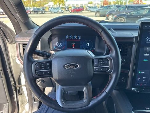 Used 2024 Ford Expedition Limited image 13