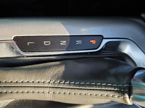 Used 2019 Chevrolet Blazer LT FWD image 18