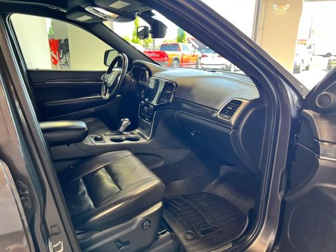 Used 2019 Jeep Grand Cherokee Limited w/ Luxury Group II AWD/4WD image 20