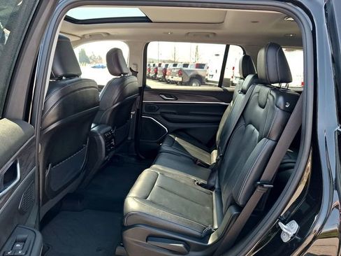 Used 2022 Jeep Grand Cherokee L Limited image 10