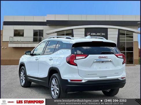 Used 2023 GMC Terrain SLT AWD/4WD image 4