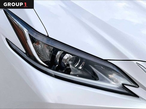 Used 2025 Lexus ES 300h w/ Premium Package image 24
