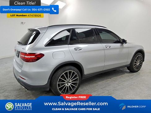 Used 2018 Mercedes-Benz GLC 300 4MATIC w/ Advanced Lighting Package image 4