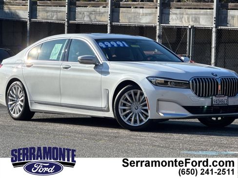 Used 2022 BMW 740i w/ Premium Package image 1