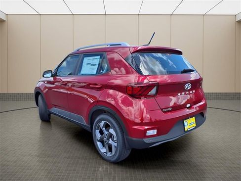 New 2025 Hyundai Venue Limited image 4