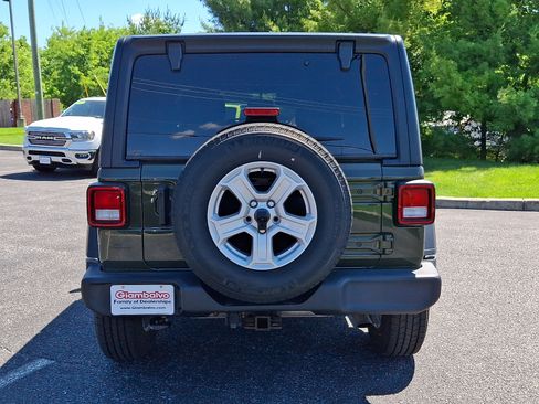 Used 2022 Jeep Wrangler Unlimited Sport AWD/4WD image 6