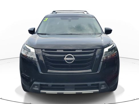 Used 2023 Nissan Pathfinder SL w/ SL Premium Package FWD image 2