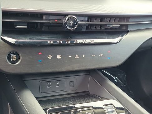 Used 2025 Nissan Murano SV image 34