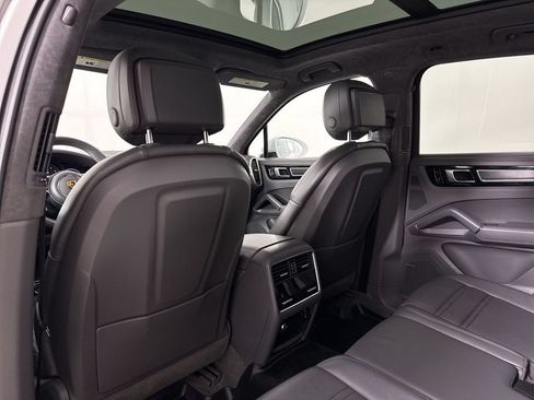 Certified 2021 Porsche Cayenne GTS AWD/4WD image 27