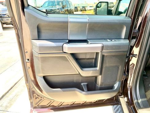 Used 2019 Ford F150 XLT w/ Equipment Group 302A Luxury AWD/4WD image 17