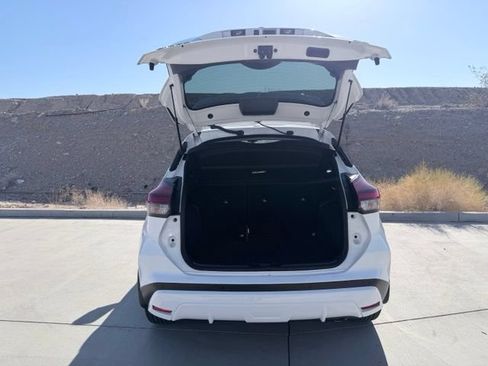 Used 2023 Nissan Kicks SR w/ SR Premium Package FWD image 29