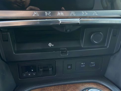 Used 2021 Nissan Armada SL w/ Captain's Chairs Package AWD/4WD image 16
