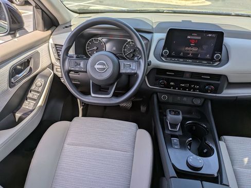 Used 2023 Nissan Rogue SV AWD/4WD image 17