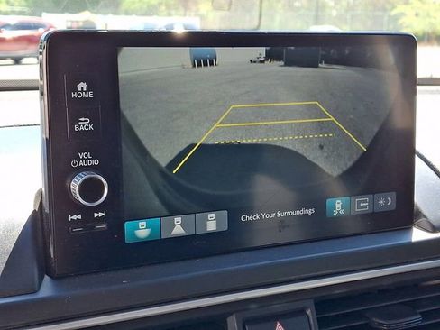 Used 2023 Honda Pilot Touring image 4