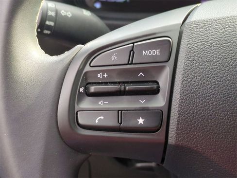 Certified 2025 Hyundai Venue Limited image 14