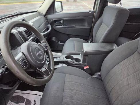 Used 2011 Jeep Liberty Sport AWD/4WD image 10