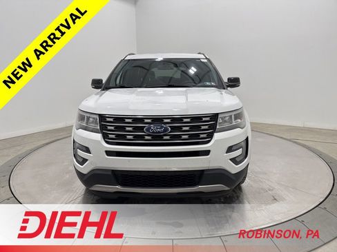 Used 2017 Ford Explorer XLT w/ Equipment Group 201A image 2