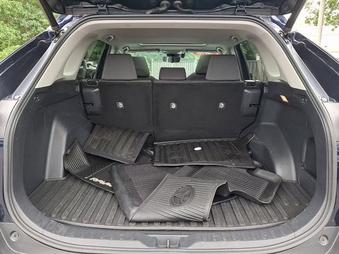 Used 2020 Toyota RAV4 XLE w/ Convenience Package AWD/4WD image 29