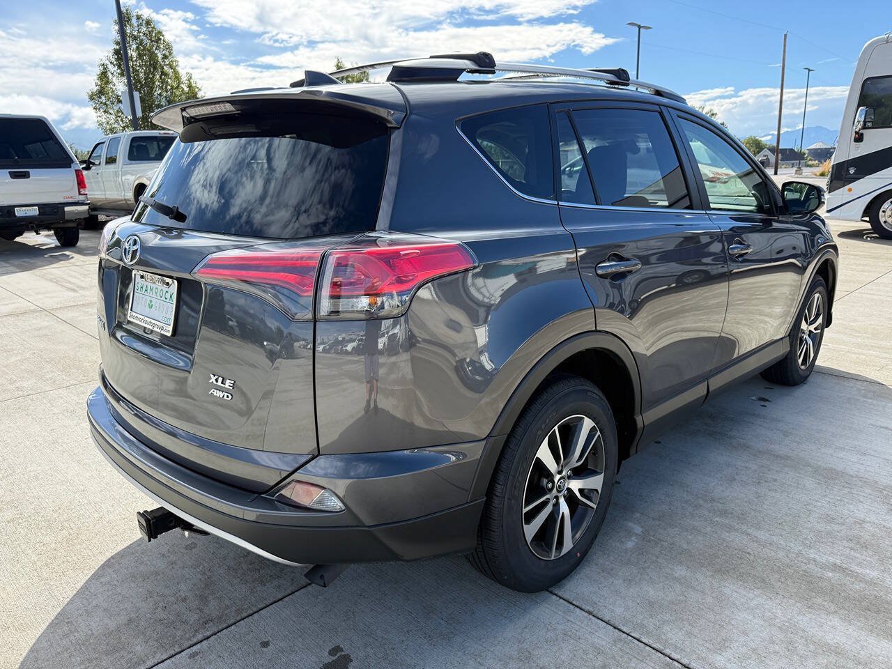 Used 2018 Toyota RAV4 XLE w/ Plus Extra Value Package AWD/4WD image 3