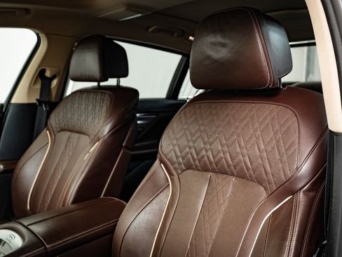 Used 2016 BMW 750i xDrive image 23