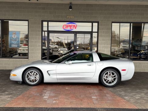 Used 1998 Chevrolet Corvette Coupe image 44