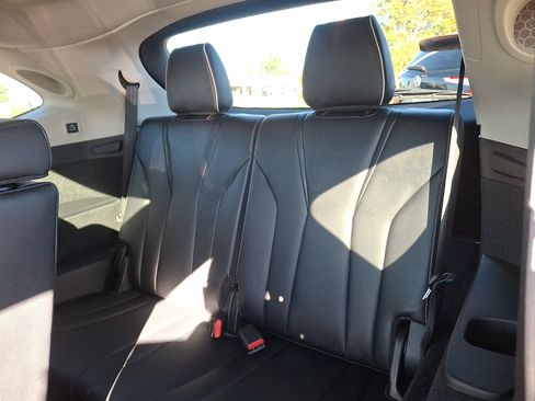 Used 2023 Acura MDX w/ Advance Package image 10