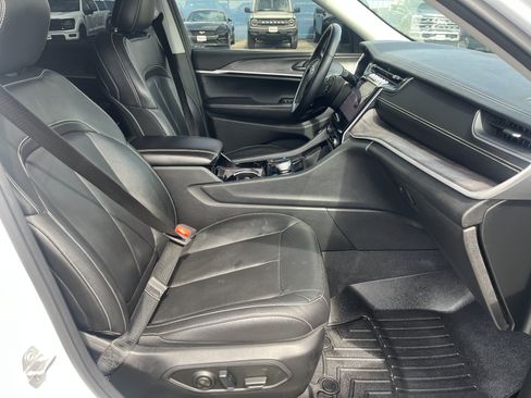 Used 2022 Jeep Grand Cherokee L Limited AWD/4WD image 16