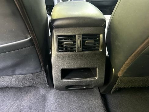Used 2024 Mitsubishi Outlander SE FWD image 29