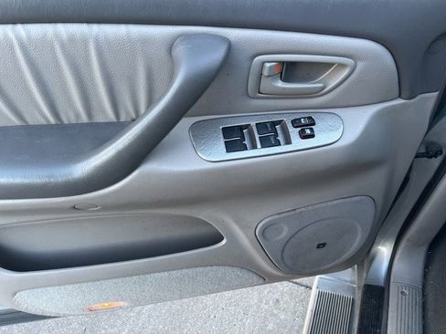 Used 2006 Toyota Sequoia Limited image 18