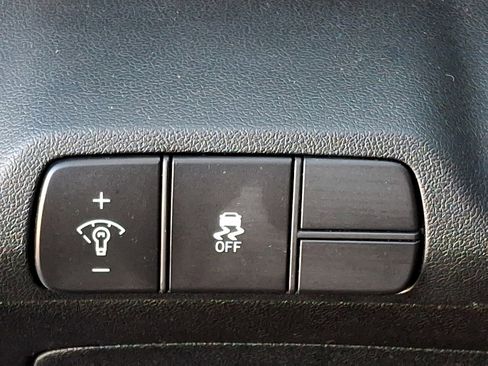 Used 2024 Hyundai Elantra SEL image 25