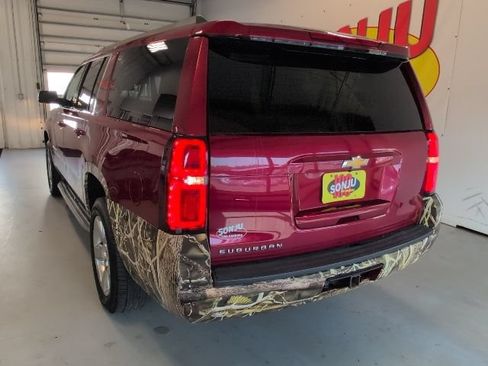 Used 2015 Chevrolet Suburban LT w/ Luxury Package AWD/4WD image 39