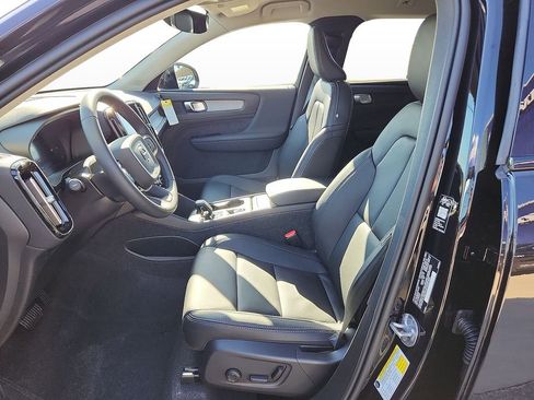 New 2026 Volvo XC40 B5 Core w/ Climate Package image 14