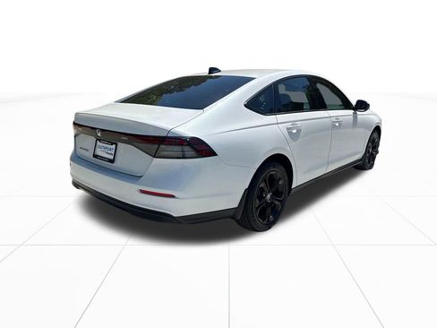Certified 2025 Honda Accord SE image 9