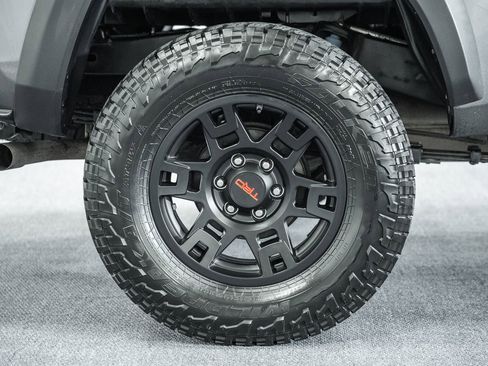 Used 2017 Toyota Tacoma TRD Off-Road image 15